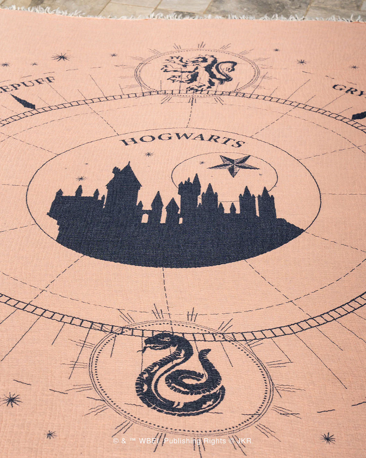 Hogwarts™ - PARTY BLANKET™ - Image 2
