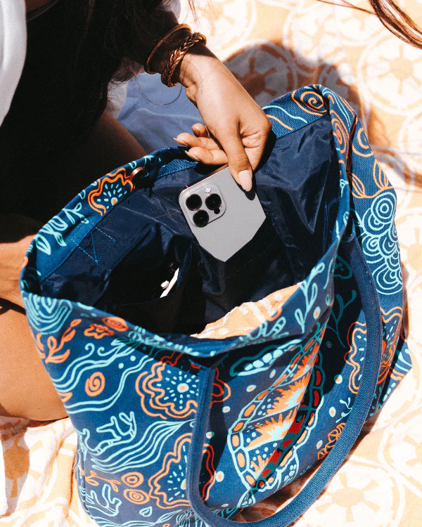 Reef Turtles Beach Tote - Image 7