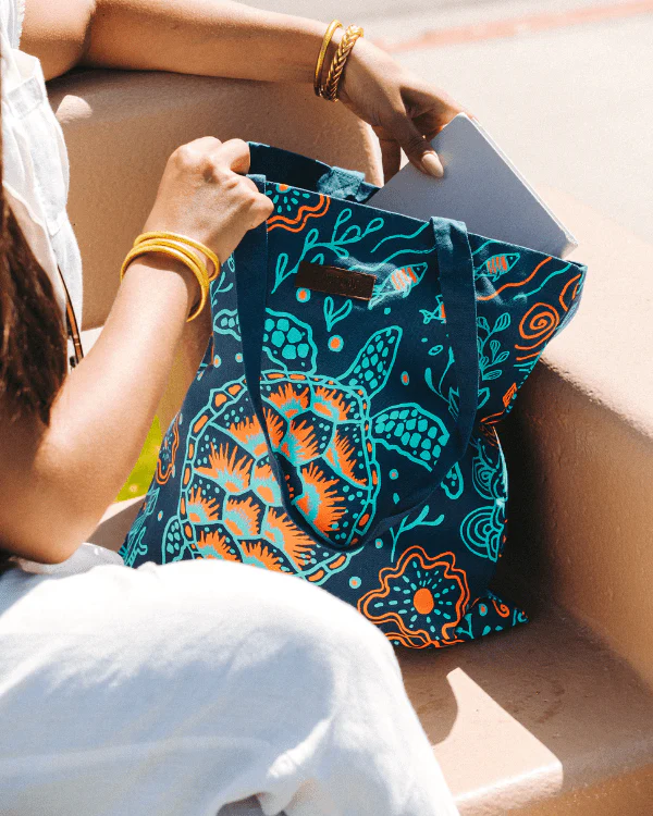 Reef Turtles Everyday Tote - Image 4