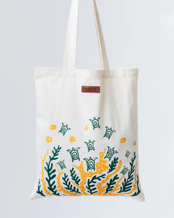 Swimming Turtles Everyday Tote - Image 2